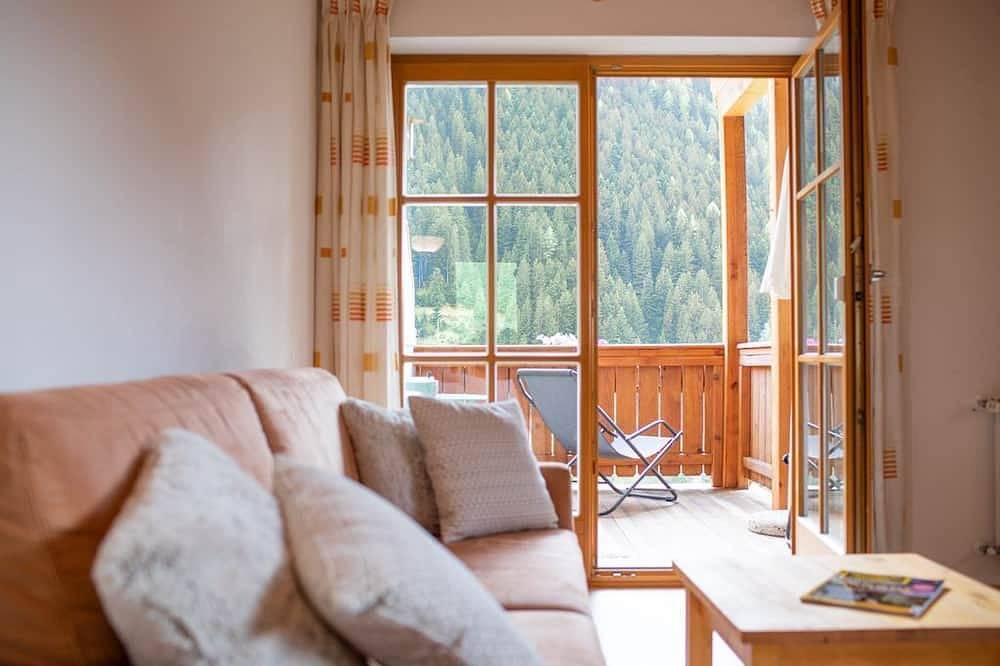 Ganze Wohnung, Romanticsuite Apartment  \"Plun\" in Karersee, Welschnofen