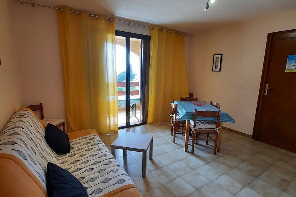 Ganze Wohnung, Residence Les Dauphins – 4-Personen-Apartment, Strand 350 m, in der Nähe von Aja in Tiuccia, Casaglione