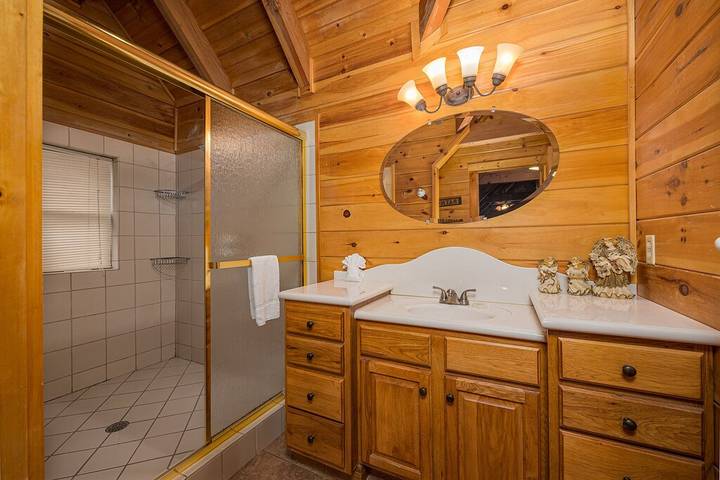 Vacation rental for 16 people, with hot tub and balcony in Dollywood