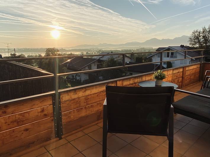 Ferienwohnung für 7 Personen, mit Seeblick und Balkon sowie Balkon/Terrasse, kinderfreundlich in Rimsting - 2