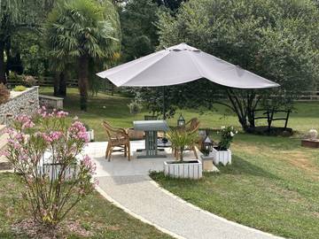 Gîte pour 4 personnes, avec piscine ainsi que jardin et terrasse, animaux acceptés à Rouzède
