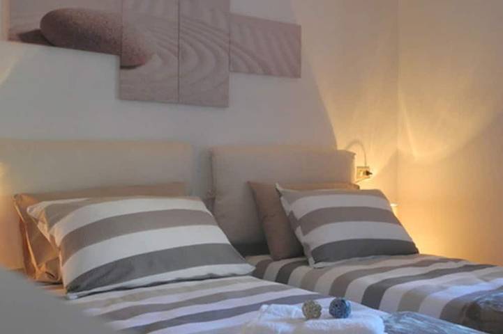 Appartamento intero, Appartamento con Wifi, zona residenziale, tranquilla e fiorita di Stresa in Stresa, Comune di Stresa