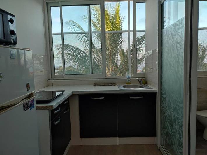 Gîte pour 4 personnes, avec jardin et piscine ainsi que vue et terrasse à Sainte-Suzanne - 3