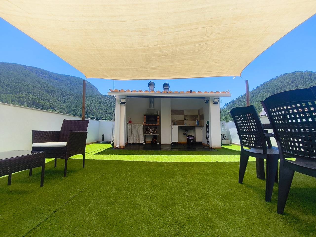 Chalet 'Alojamiento Rural El Lentisco' mit Bergblick, Wlan und Klimaanlage in Puente Honda, Benatae