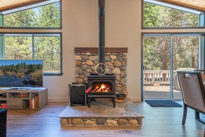 Vacation rental for 9 people, with pool and balcony in Donner Lake