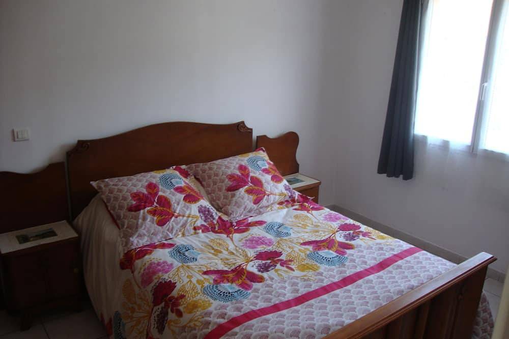 Ganze Wohnung, Quiet apartment in property near the city center in Ruoms, Ardèche