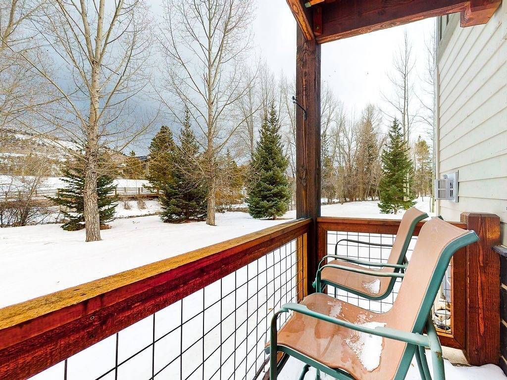 Ganze Wohnung, Mountain Condo by the River & Town w/ Shared Hot Tub, Private Balcony, & Wifi in Silverthorne, Arapaho and Roosevelt National Forests