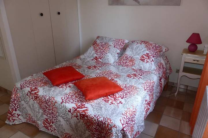 Location de vacances pour 2 personnes, avec jardin et terrasse à Médis - 2