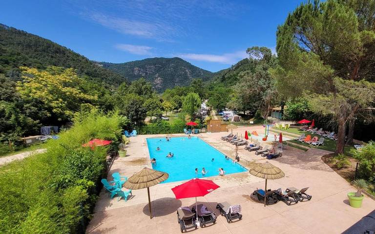 Camping pour 2 personnes, avec Terrasse ainsi que Jardin et Piscine