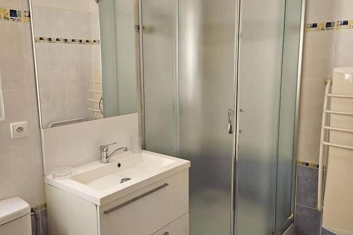 Location de vacances pour 4 personnes, avec jardin ainsi que piscine et terrasse à Bauduen - 4