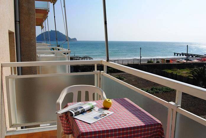 Appart’hôtel pour 4 personnes, avec Jardin à Albenga
