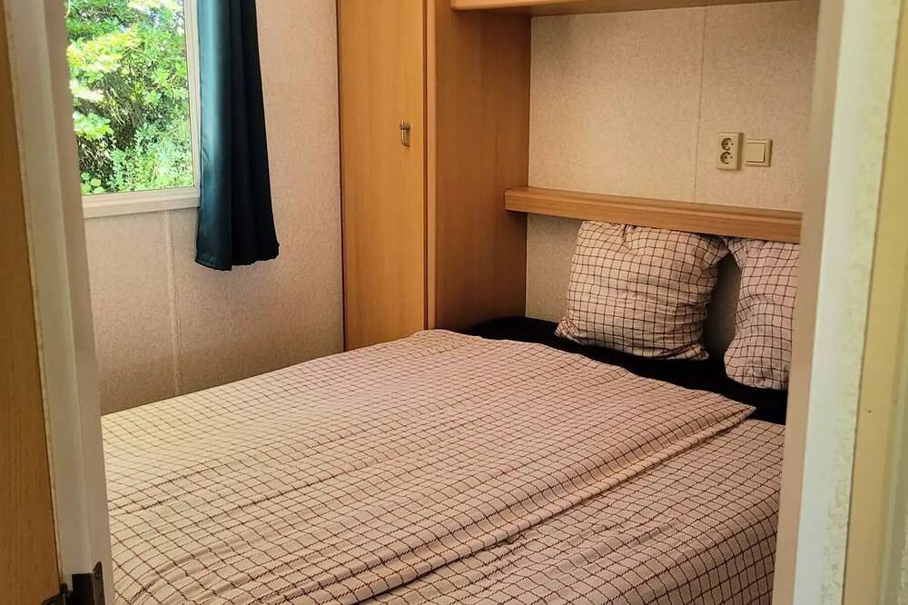 Mobil home 2 Ã  4 personnes - 2 pers. inclus dans le tarif in Neuvic, Région d'Ussel