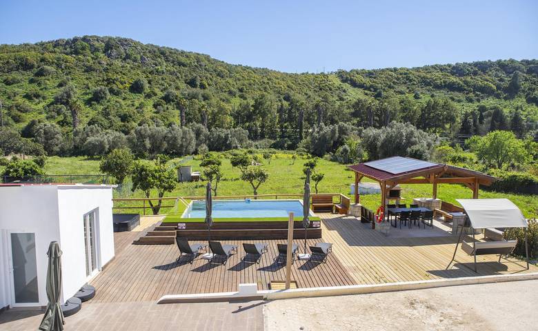 Ferienwohnung für 2 Personen, mit Whirlpool und Terrasse sowie Garten und Pool