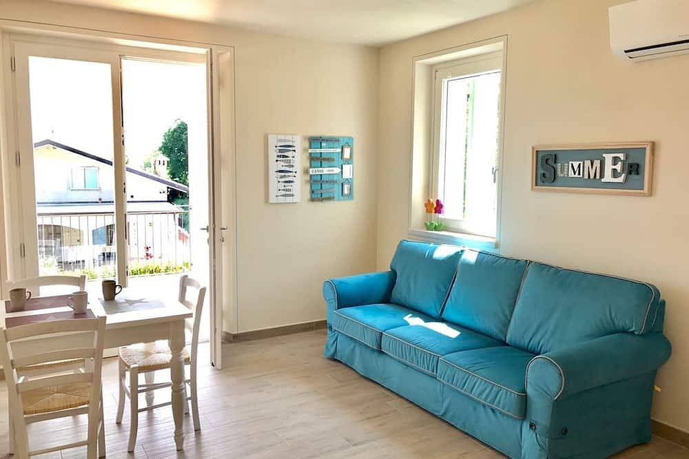 Ganze Wohnung, Gemütliche Wohnung mit einem Schlafzimmer mit einer großen Terrasse in Ponti sul Mincio, Gardasee