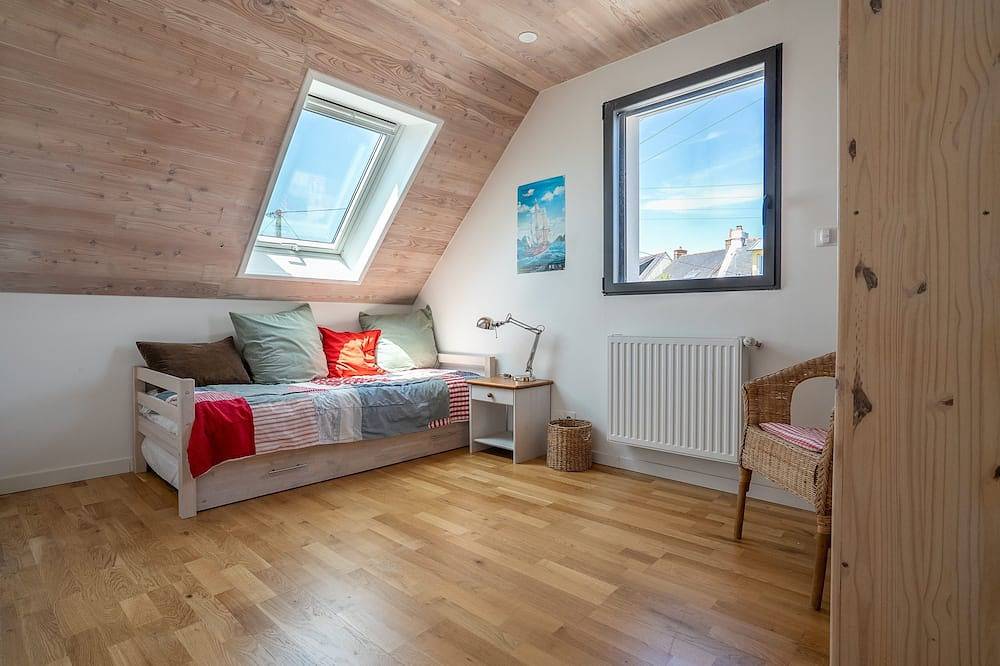 Apartamento entero, Le 50 Bis - 200 m du rivage (rade), 5 minutes plage de baignade in Locmiquélic, Côte des Mégalithes