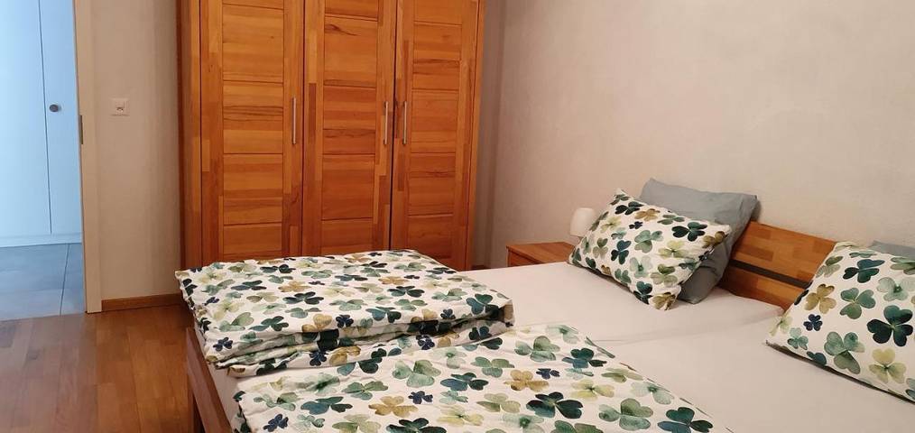 Gîte pour 5 personnes, avec jardin ainsi que vue et balcon, adapté aux familles dans Thermes Du Grand Hotel Regina - 4