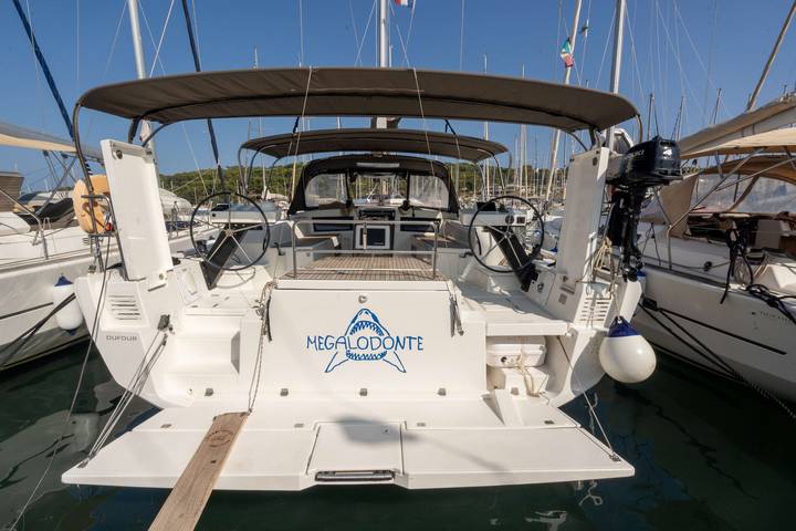 Bateau pour 8 personnes dans Port Pin Rolland