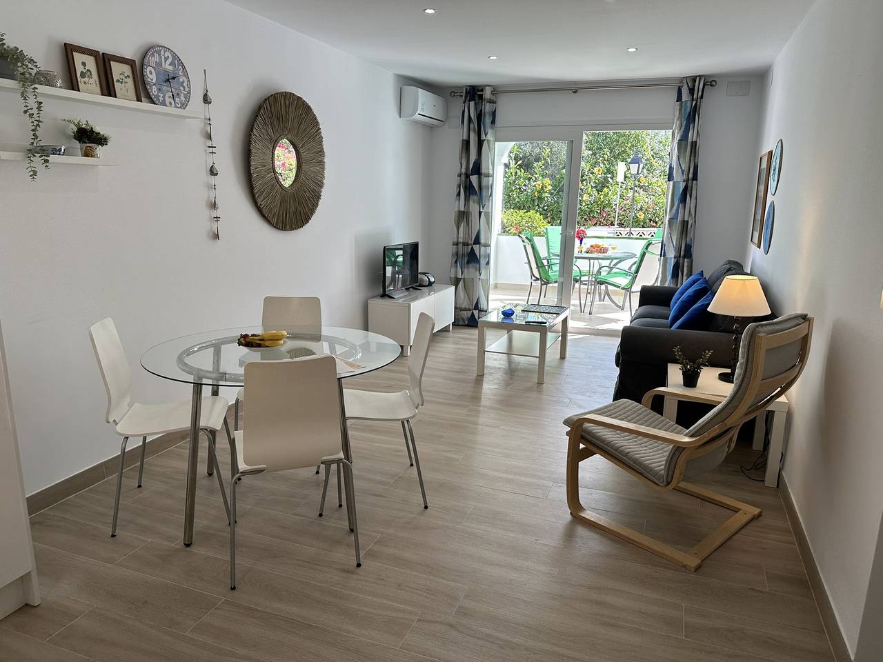 Ganze Wohnung, Nerja Paradise Rentals - Apartment El Califa 3 in Playa de Burriana, Nerja