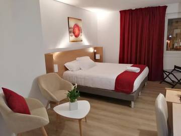 Hôtel pour 2 personnes, avec jacuzzi et sauna, animaux acceptés dans Saint-Étienne
