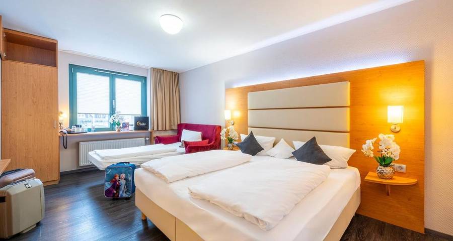 Hotel für 10 Personen, mit Terrasse und Garten sowie Sauna in Braunschweig