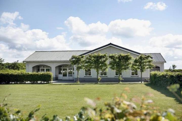 Vakantiepark voor 40 personen, met Terras en Tuin aan de Zeeuwse Kust