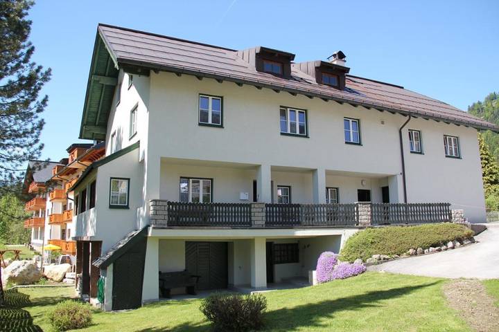Ferienwohnung für 6 Personen, mit Terrasse und Garten sowie Ausblick in Rußbach am Paß Gschütt