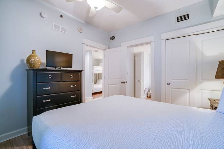 Vacation rental for 8 people, with hot tub and yard as well as pool in Panama City Beach