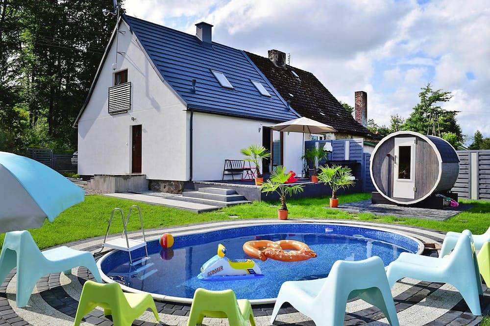 Ferienhaus mit Sauna und Pool, 4 Schlafzimmer in powiat wejherowski