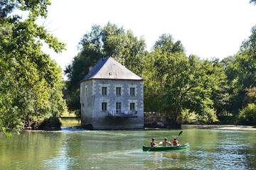 Gîte pour 4 personnes, avec piscine ainsi que terrasse et jardin à Monts