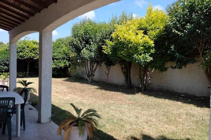 Location de vacances pour 4 personnes, avec jardin ainsi que piscine et terrasse à Balaruc-le-Vieux - 3