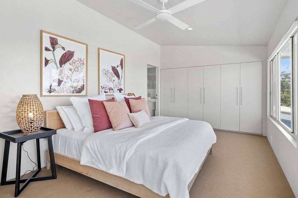 “Blending Style & Luxury” – Ocean views and close to beach in Terrigal, New South Wales