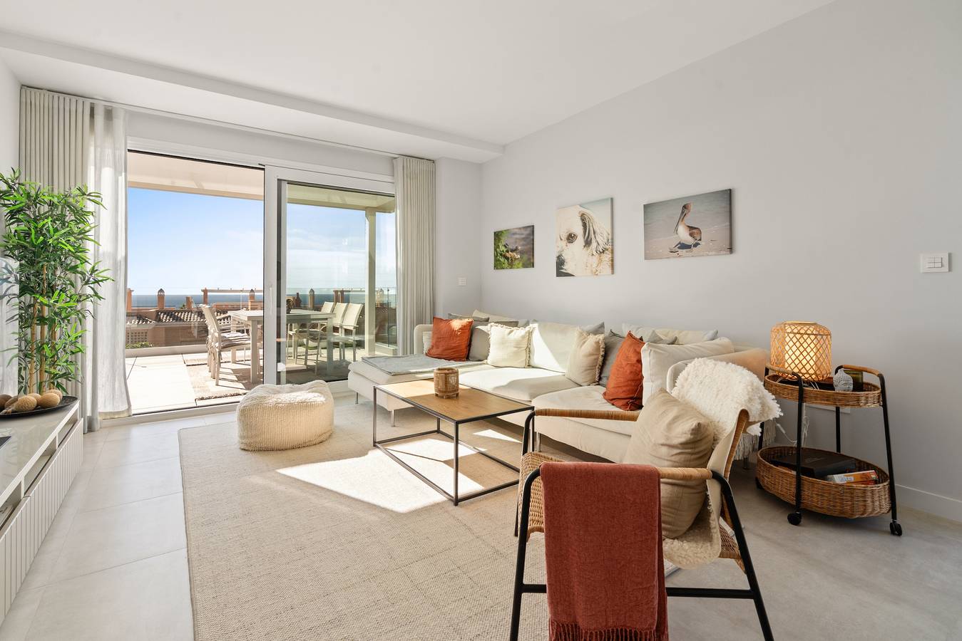 Apartamento entero, 46. Corner apartment with panoramic sea views and in Marina de Casares, Casares