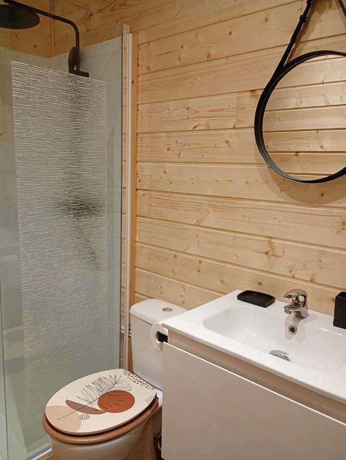 Gîte pour 3 personnes, avec Terrasse à Égletons - 4