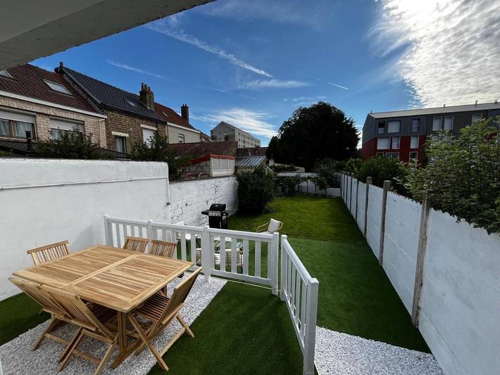 Location de vacances pour 6 personnes, avec Terrasse ainsi que Jardin et Vue dans Saint-Pol-sur-Mer