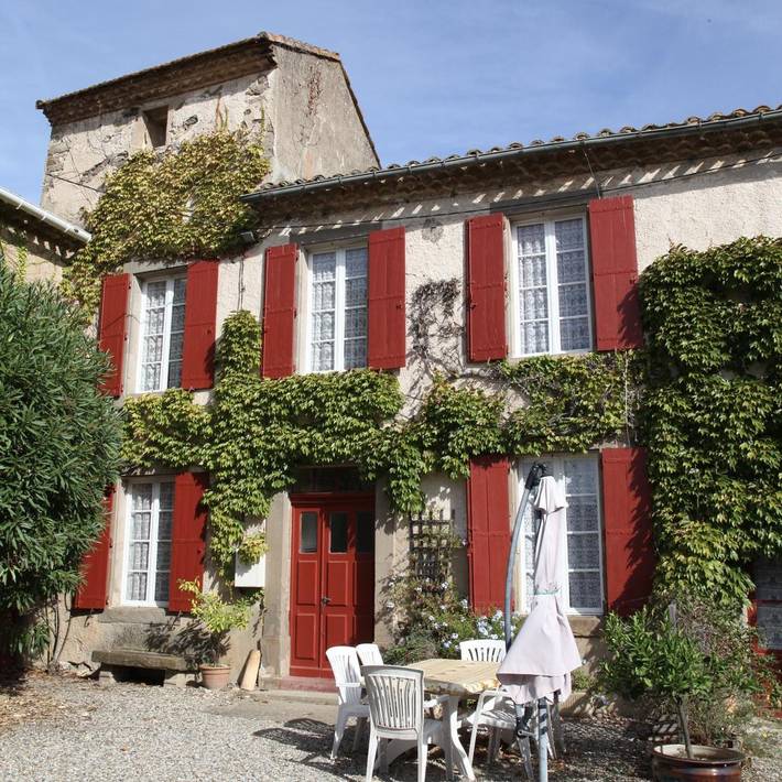Gîte pour 6 personnes, avec Terrasse ainsi que Jardin et Piscine