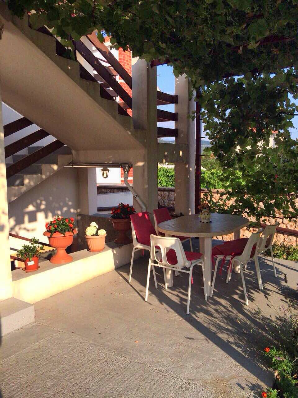 Ganze Wohnung, 3-Zimmer-Ferienwohnung mit Balkon und Meerblick Povile, Novi Vinodolski A-12039-a in Povile, Primorje-Gorski Kotar