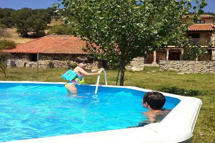 Gîte pour 4 personnes, avec balcon ainsi que jardin et piscine - 1