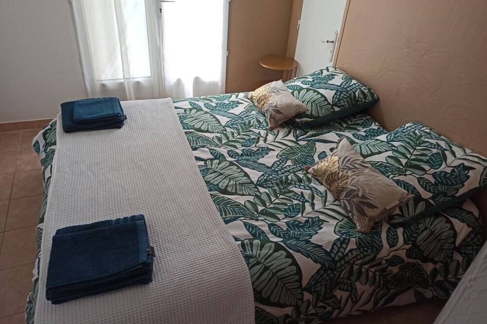 Jolie Suite Privée, Proche Aéroport in Marignane, Istres region
