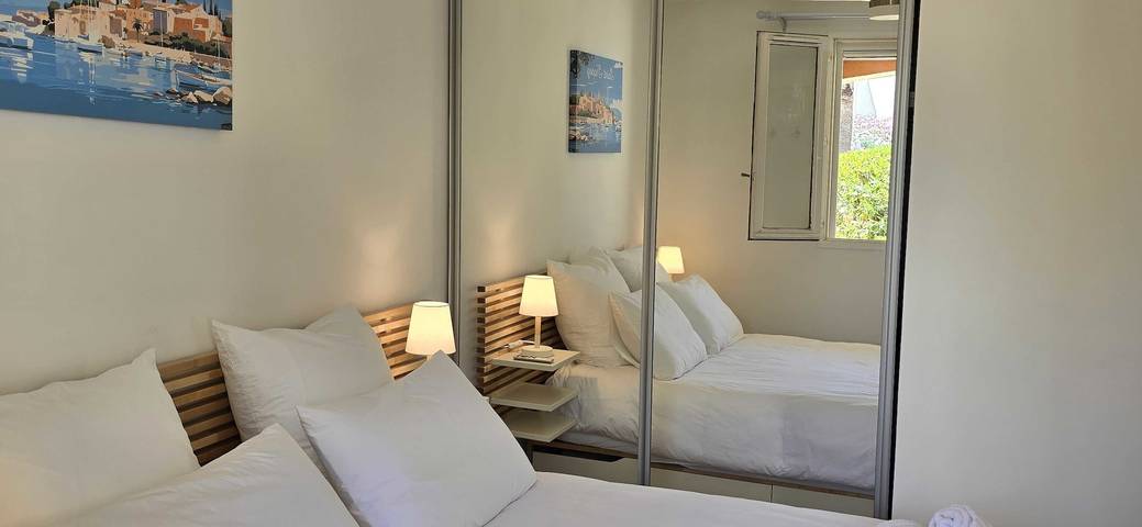 Gîte pour 3 personnes, avec piscine et jardin dans Port des Marines de Cogolin - 3