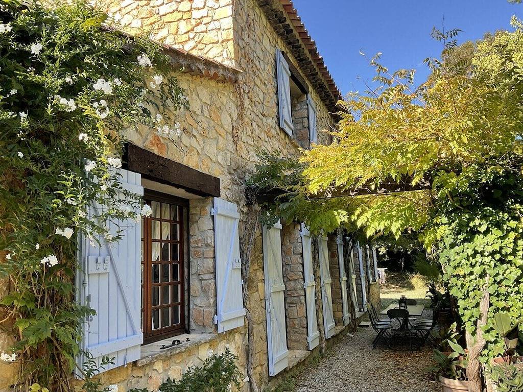 Casa de vacaciones con 1 dormitorio in Entrecasteaux, Región Brignoles