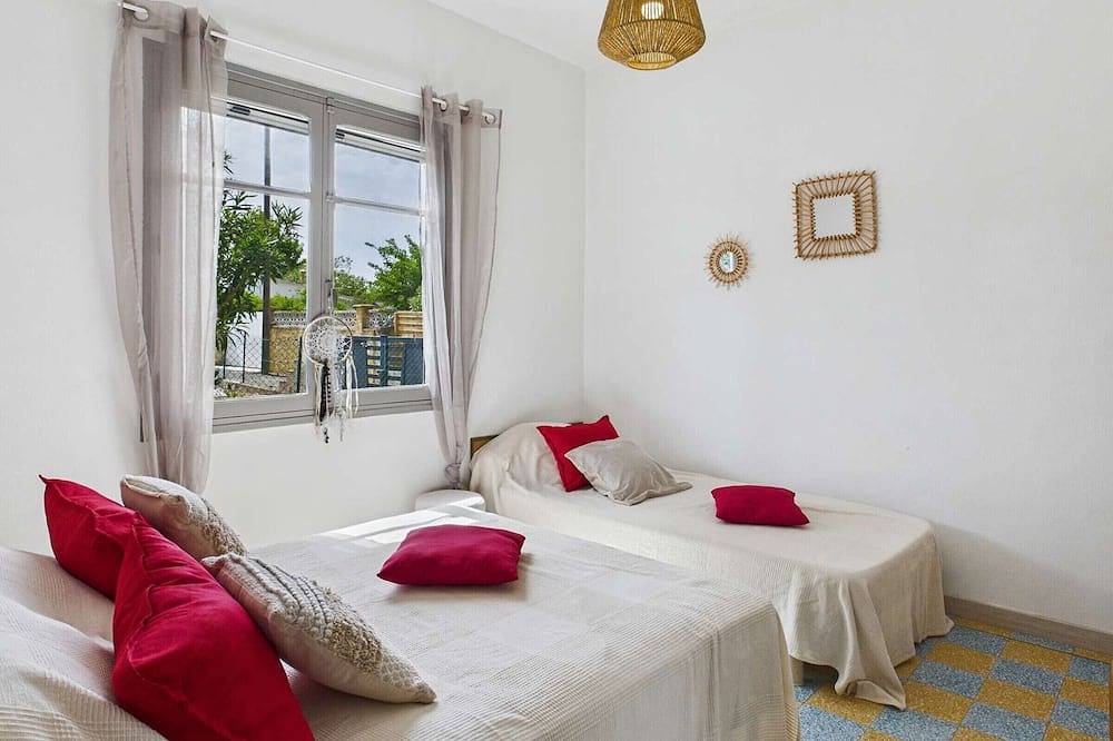 Apartamento entero, Apartamento 2 piezas, terraza grande, 5 personas, estacionamiento, mascotas bienvenidas in Marseillan-Plage, Marseillan