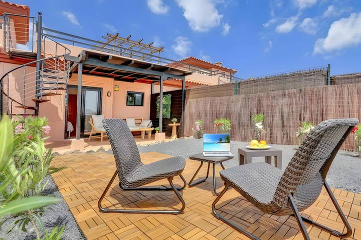 Entire apartment, Vacation 'Bonita Lajares 3' with Shared Pool, Private Terrace and Wi-Fi in La Oliva, Fuerteventura