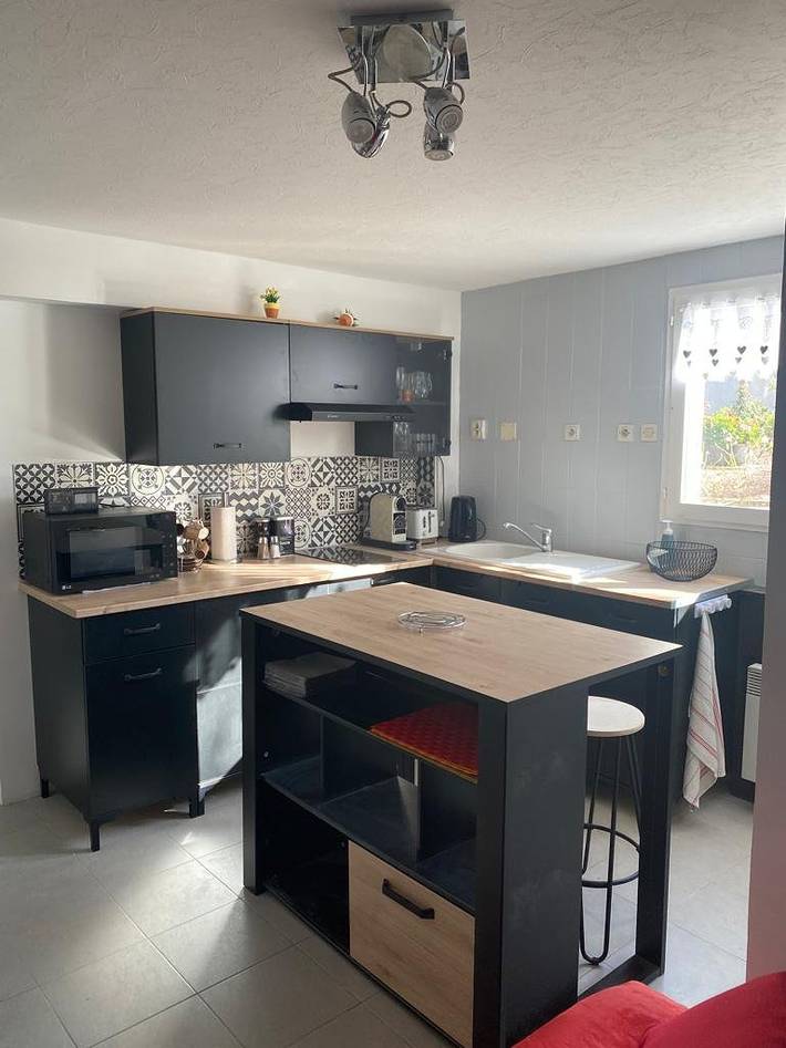 Gîte pour 2 personnes, avec jardin à Chauray