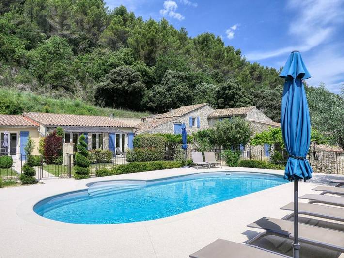 Chambre d’hôte pour 2 personnes, avec Terrasse et Jardin ainsi que Piscine et Vue