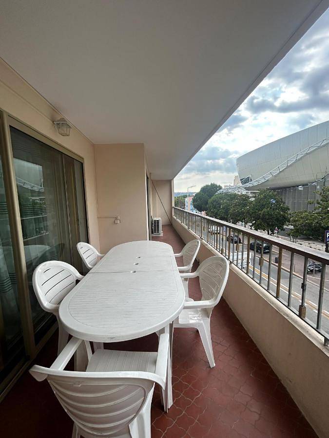 Gîte pour 9 personnes, avec balcon et vue dans Office de Tourisme d'Antibes - 3