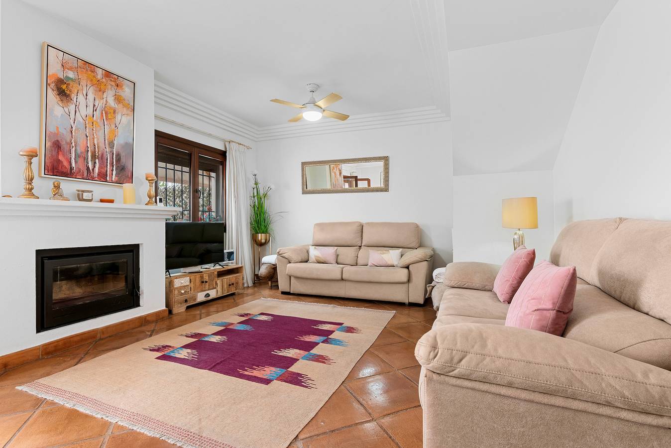 Villa 'Stylish 3 Bed 2 Bathrooms' with Mountain View, Wi-Fi and Air Conditioning in Sierra (Casares), Casares