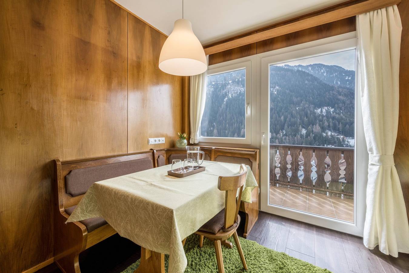 Apartamento entero, Apartamento 'Sciadules' con vistas a la montaña, Wi-Fi, jardín y terraza in Ortisei, Dolomiti Superski