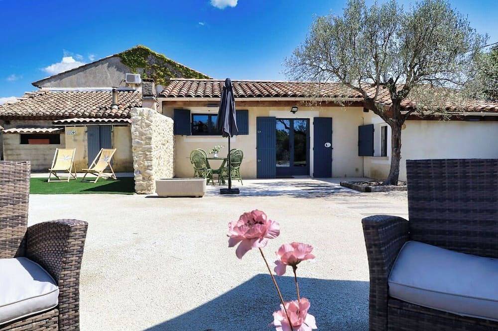 La Casa Mi A Nice little house in a hamlet 10 mins from Vaison La Romaine in Rasteau, Vaucluse