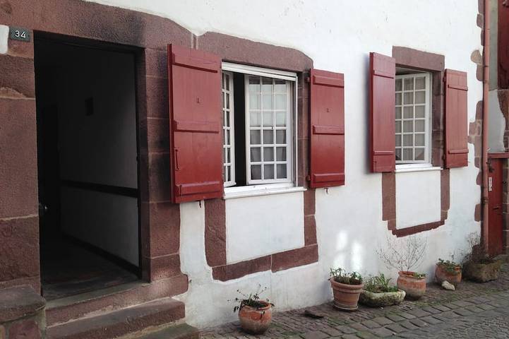 Ganze Wohnung, T2 St. Jean Pied de Port in Saint-Jean-Pied-de-Port, Bayonne und Umgebung