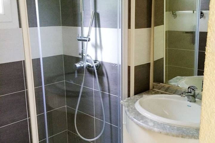 Location de vacances pour 5 personnes, avec terrasse à Montréal (Rhône-Alpes) - 3